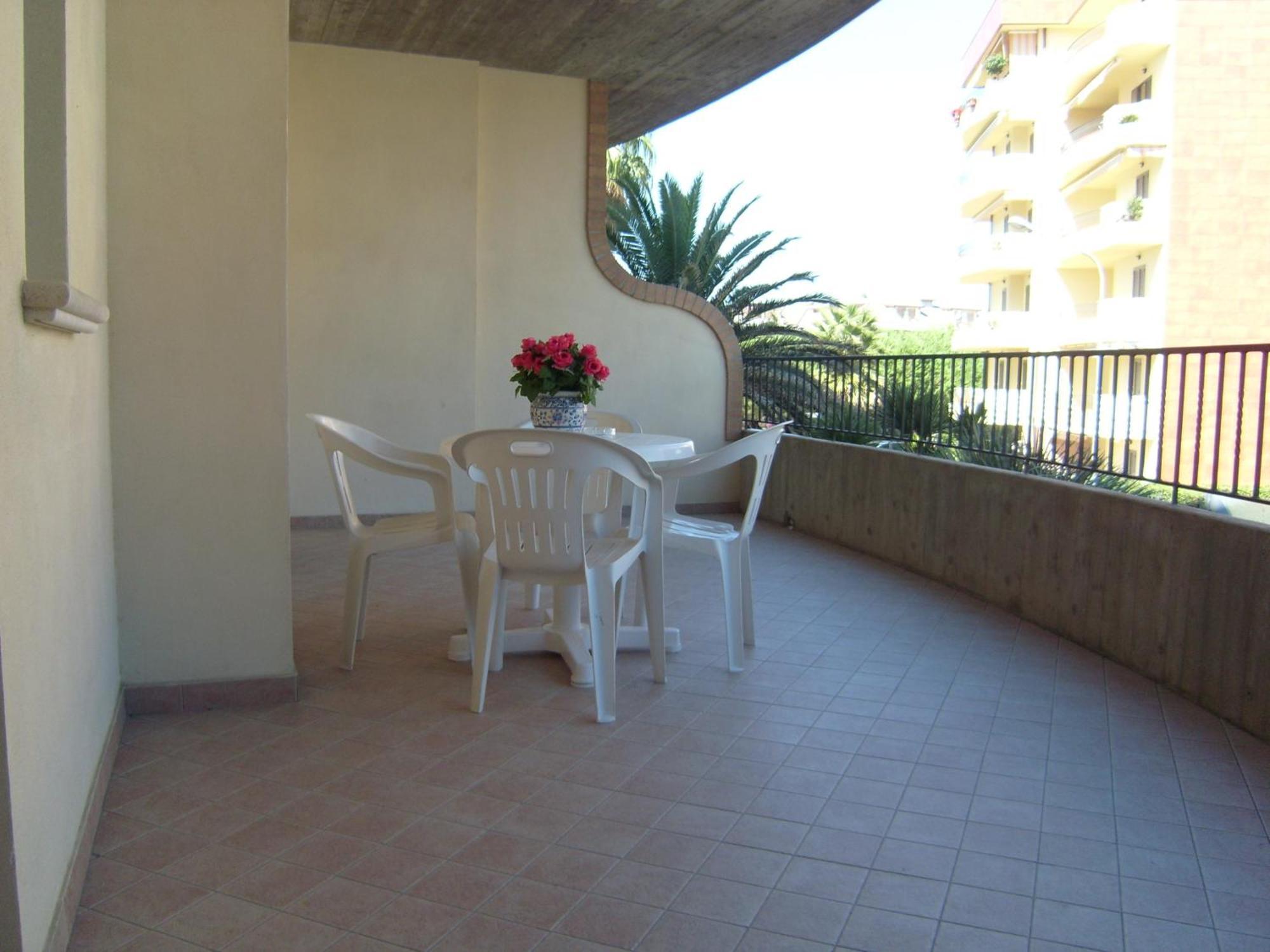 Residence Torre Del Mar Alba Adriatica Zimmer foto