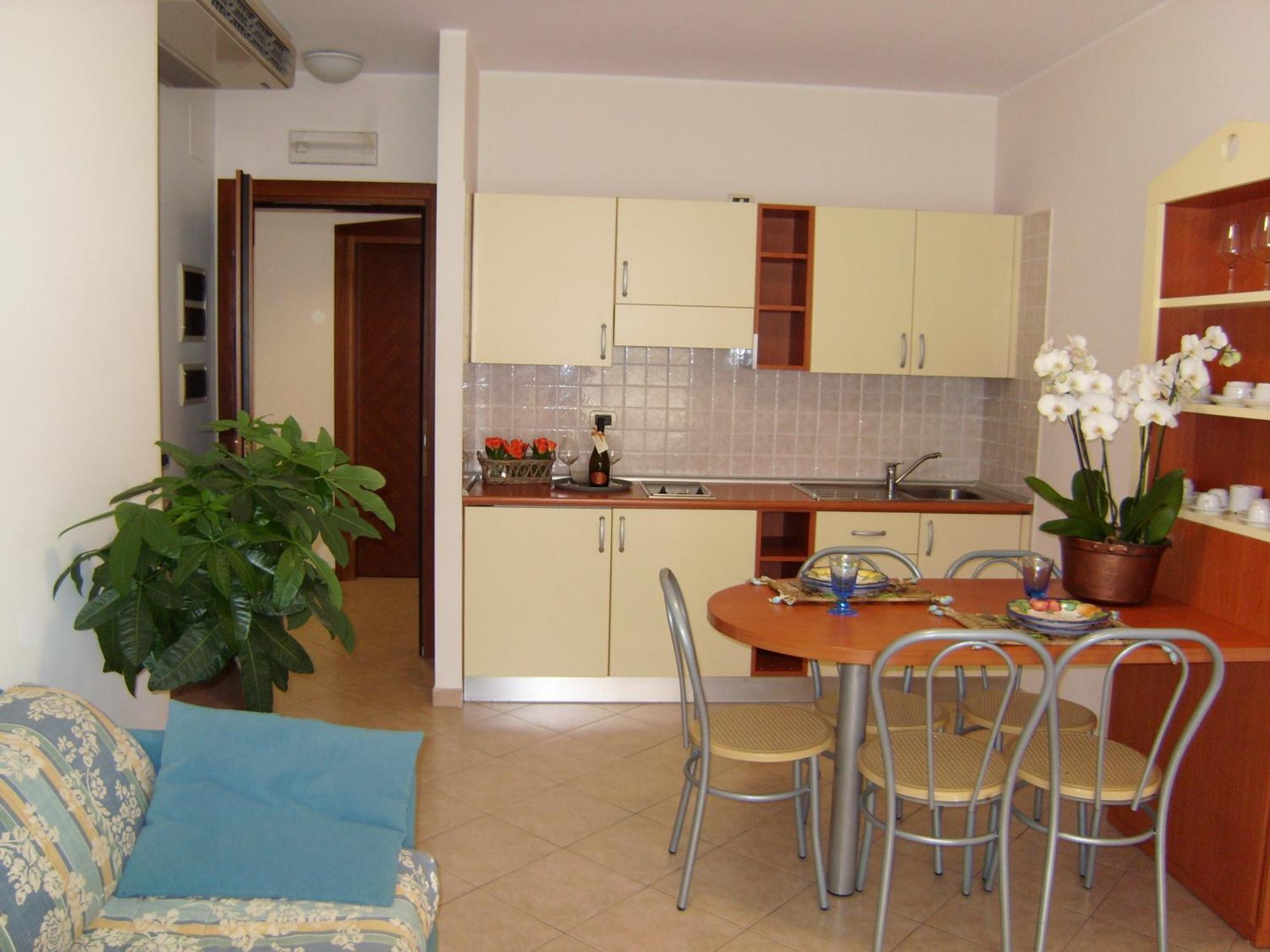 Residence Torre Del Mar Alba Adriatica Zimmer foto