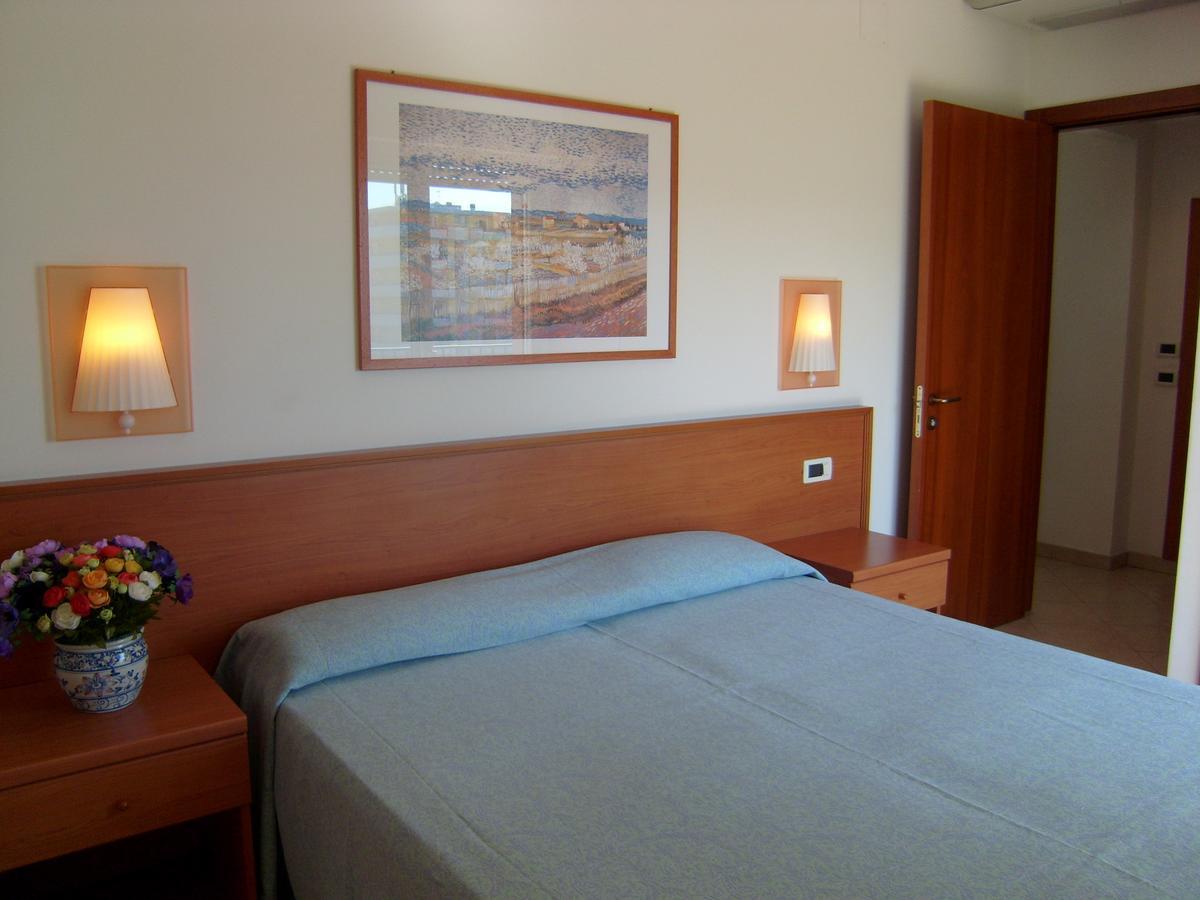 Residence Torre Del Mar Alba Adriatica Zimmer foto